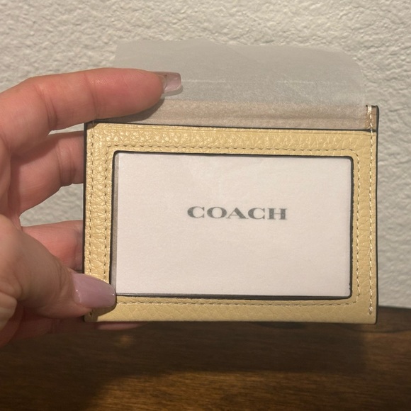 Coach Cream and Tan Card Holder - Picture 4 of 9